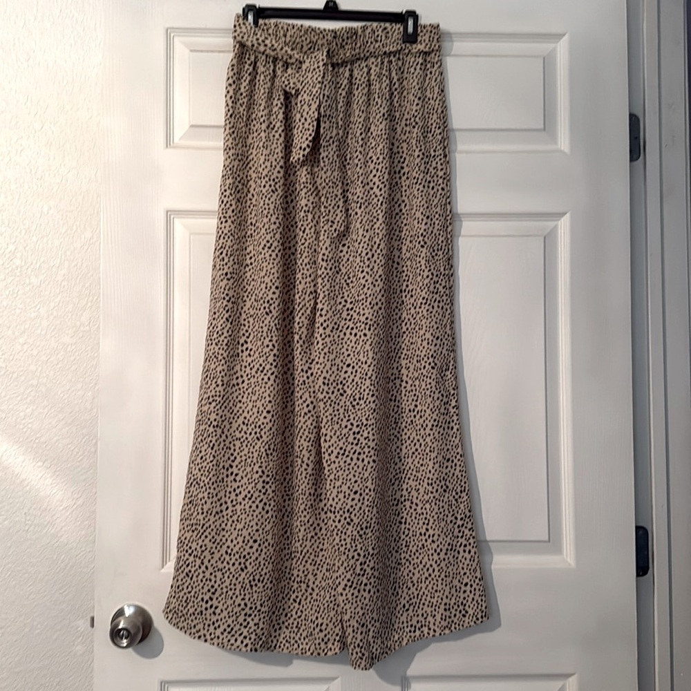 Brand:SHEIN
Size:XL
Color: spotted black and cream
Type: palazzo pant